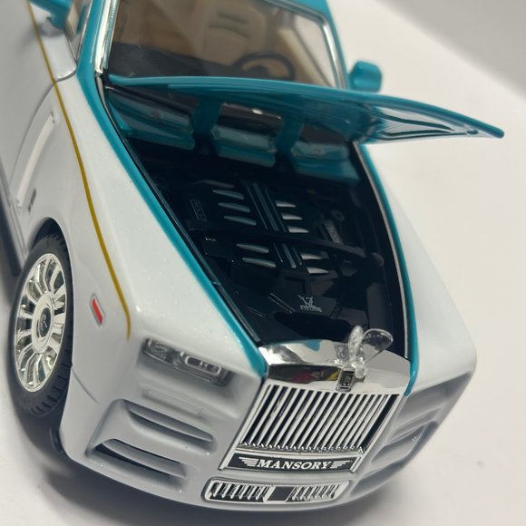 1:24 Rolls-Royce Phantom Metal Diecast White Tiffany Blue WITH LEDS Roll-Back - Picture 4 of 10